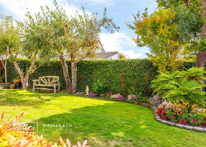  at 16 Sunbrae Drive, Silverstream, Upper Hutt, Wellington