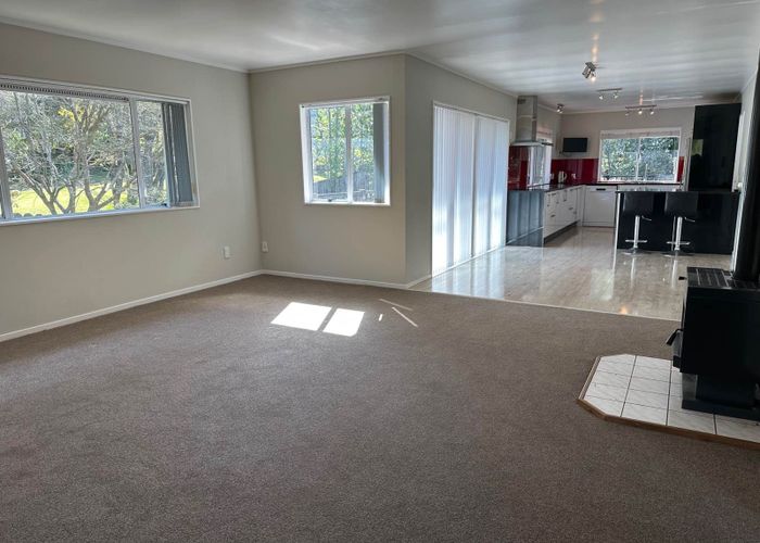  at 2/16 Marina Road, Torbay, North Shore City, Auckland