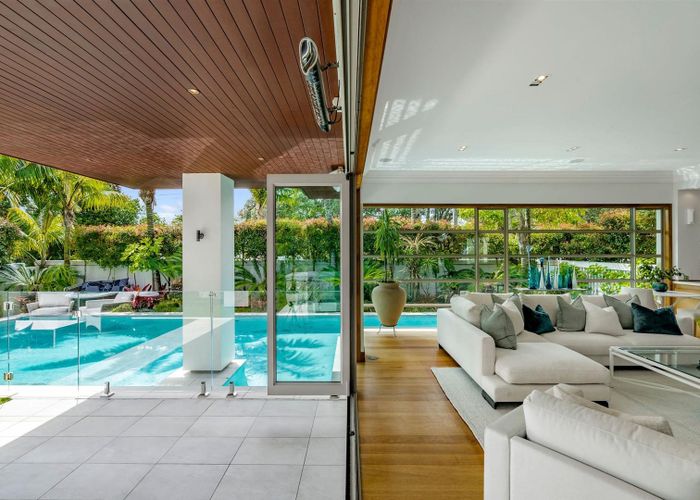  at 18A Tiri Road, Milford, Auckland
