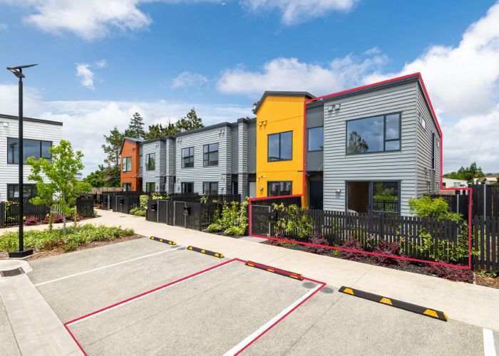 at 33 Isabella Lane, Western Heights, Waitakere City, Auckland