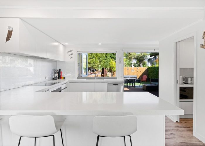  at 35 Hawkins Street, Meadowbank, Auckland