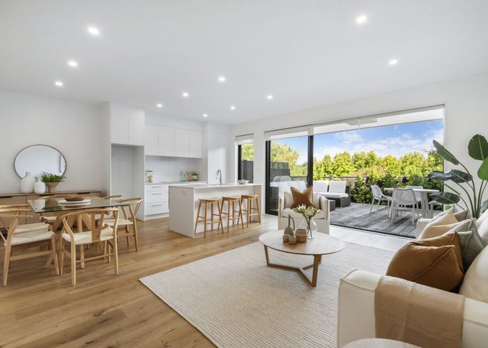  at 6 Whetiko Way, Belmont, Auckland