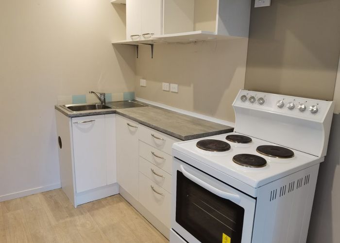  at 2/45 Bernard Street, Mount Wellington, Auckland City, Auckland