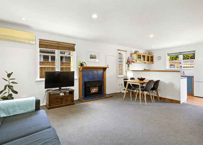  at B/24 Hawthorn Crescent, Stokes Valley, Lower Hutt