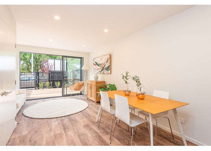  at 2/77 Deans Avenue, Riccarton, Christchurch