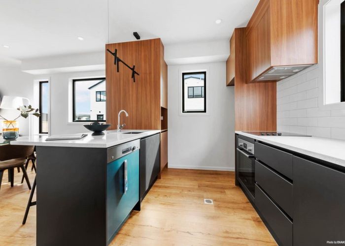  at 6/85 Royal View Road, Te Atatū South, Auckland