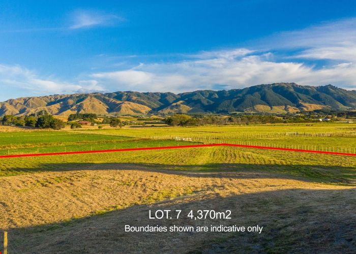  at 37 Kitchener Street, Te Horo Beach