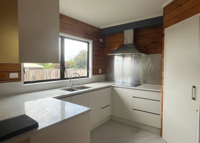  at 117 Botany Road, Botany Downs, Auckland