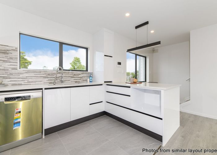  at 8/7 Ranui Station Road, Ranui, Waitakere City, Auckland