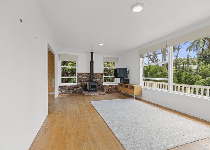  at 52 Pitcairn Street, Oakura, New Plymouth, Taranaki