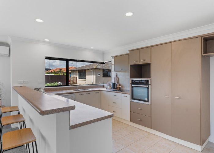  at 6 Central Park, Paraparaumu Beach, Kapiti Coast, Wellington