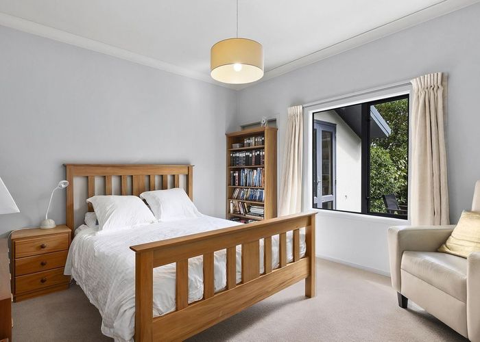  at 18 Oxford Street, Tawa, Wellington