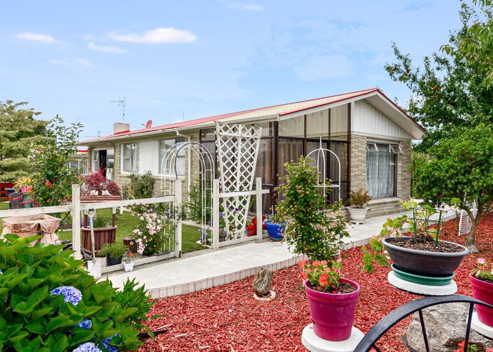 at 27 Yvonne Street, Melville, Hamilton, Waikato