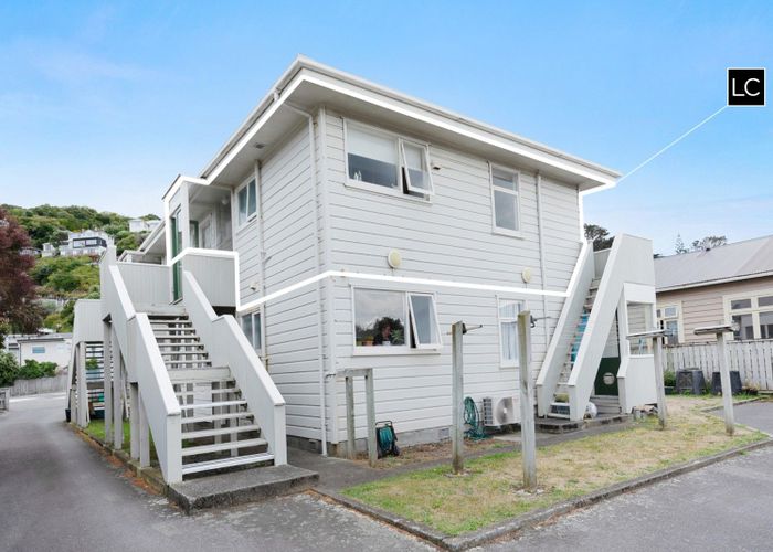  at 5/139 Queens Drive, Lyall Bay, Wellington
