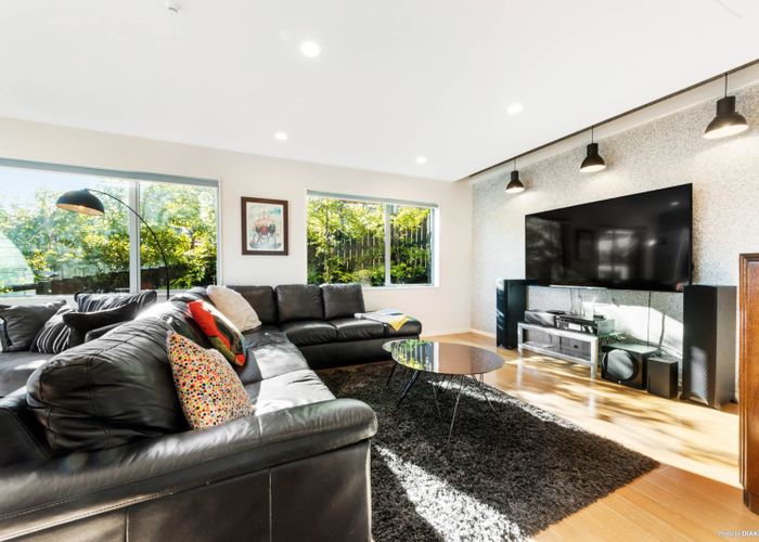  at 74A Lantana Road, Green Bay, Auckland