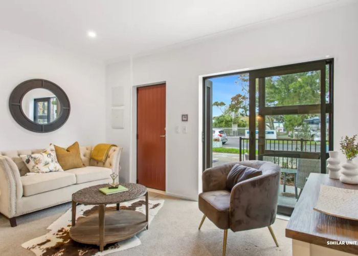  at 4/20 Bader Drive, Mangere, Manukau City, Auckland