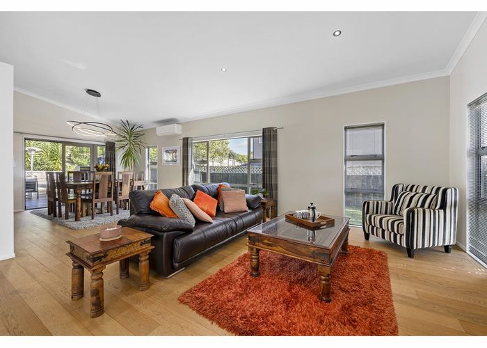  at 14 Witton Place, Schnapper Rock, Auckland