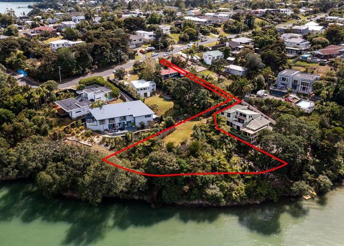  at 40b Neptune Avenue, Beach Haven, North Shore City, Auckland