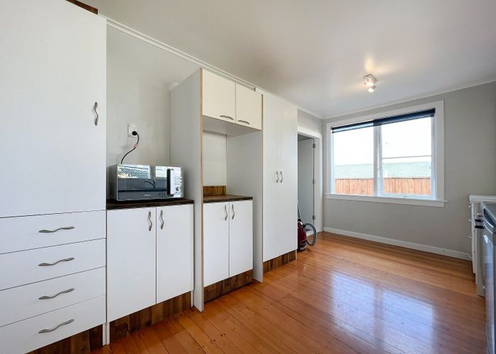  at 27 Kings Road, Panmure, Auckland City, Auckland