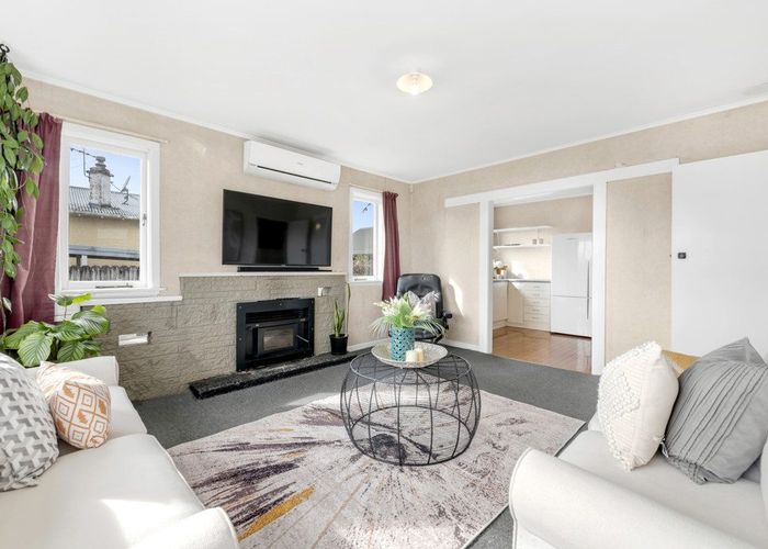  at 2/85 Manuroa Road, Takanini, Auckland