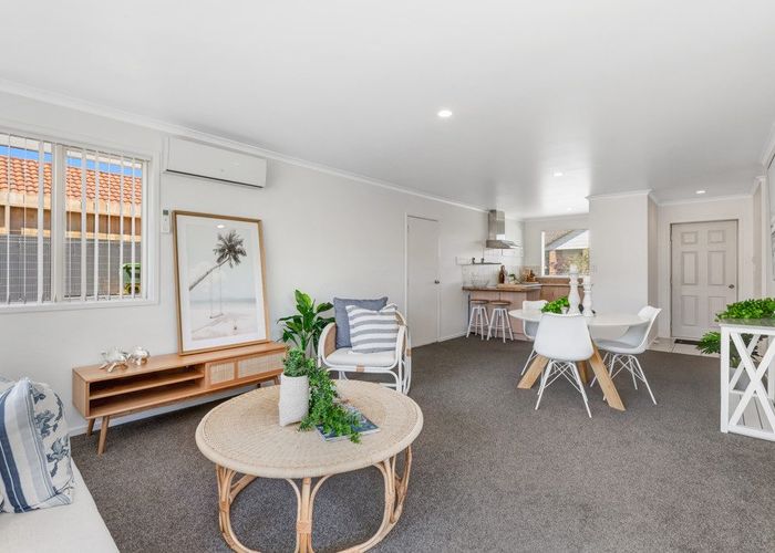  at 8/262 Centreway Road, Orewa, Orewa