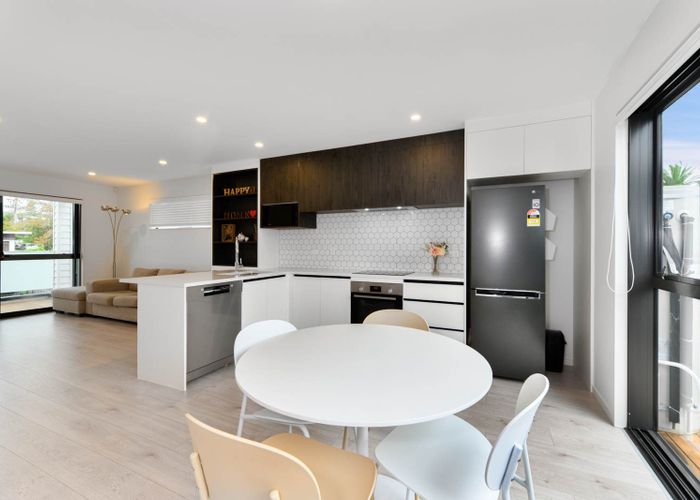  at 4/35 Hogans Road, Glenfield, North Shore City, Auckland