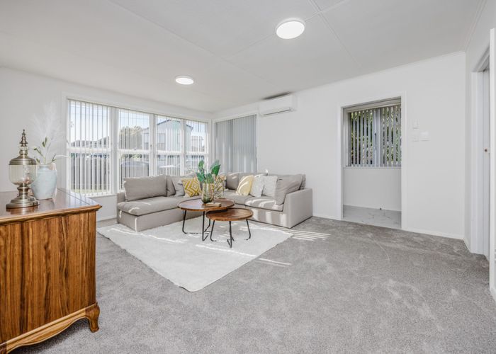  at 21 Farnborough Crescent, Mangere, Manukau City, Auckland