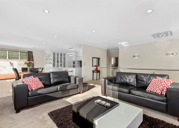  at 19 Dawood Place, The Gardens, Auckland