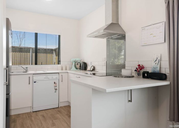  at 2/29 Bruce Road, Glenfield, Auckland