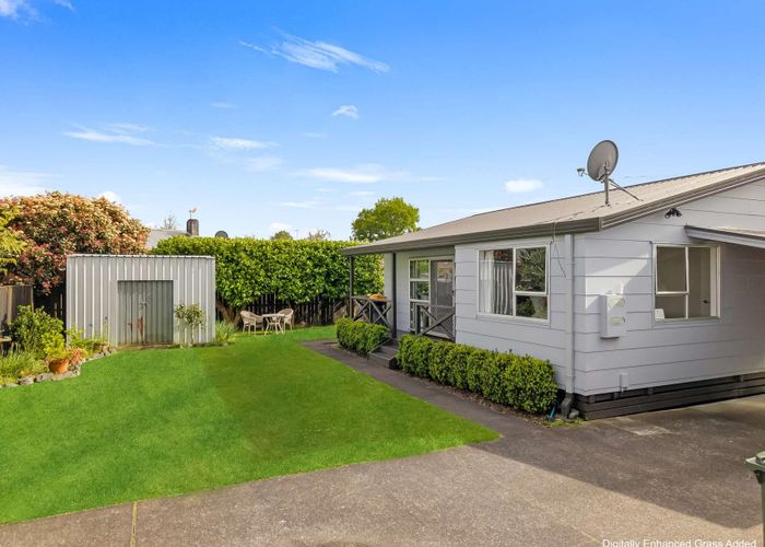  at 2/6 Short Street, Papakura, Papakura, Auckland