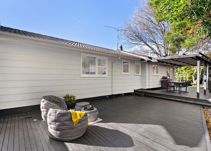  at 1/3 Aralia Road, Sunnynook, North Shore City, Auckland