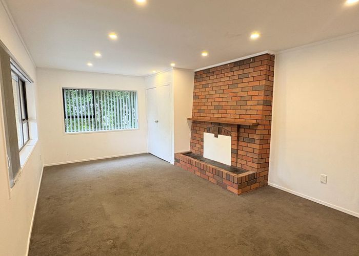  at 43 Chequers Avenue, Glenfield, North Shore City, Auckland