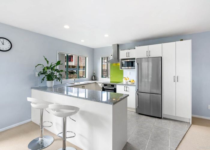  at 6A Staines Avenue, Mangere East, Auckland