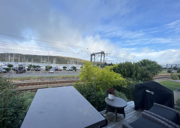  at 4 Marina View, Paremata, Porirua, Wellington