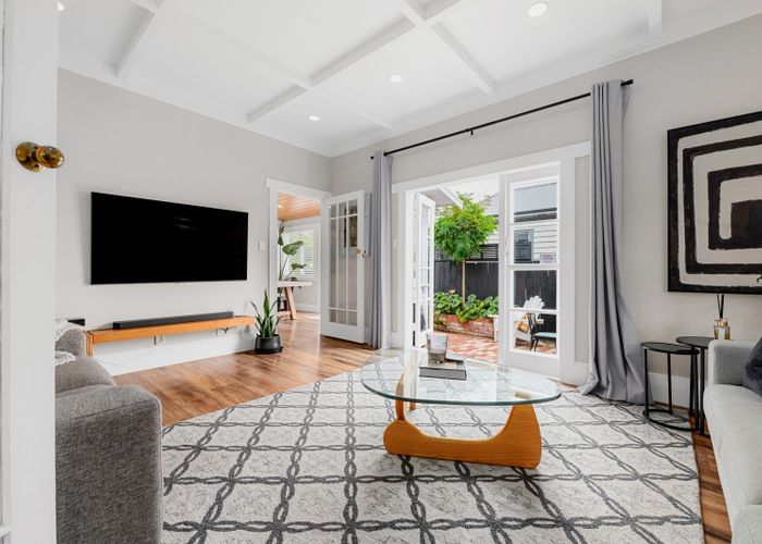  at 28 Bond Street, Hamilton East, Hamilton