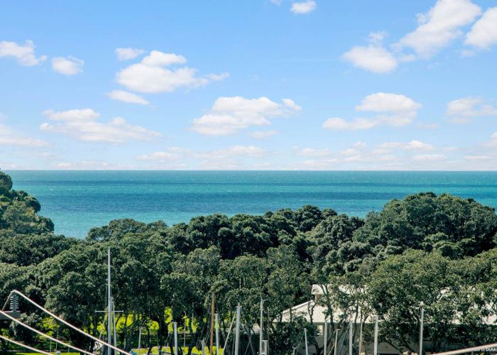  at 31 Prospect Terrace, Milford, Auckland