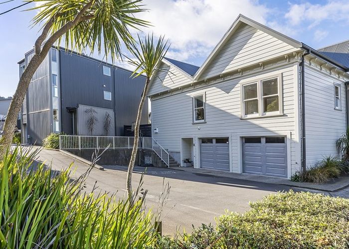  at 17/3 Severn Street, Island Bay, Wellington