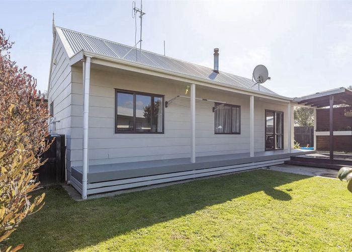  at 6a Perrin Place, Kelvin Grove, Palmerston North, Manawatu / Whanganui