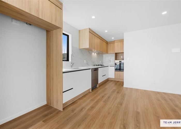  at Lot 11, 6 Woodhouse Place, West Harbour, Waitakere City, Auckland