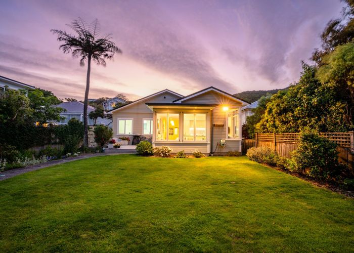 at 86 Standen Street, Karori, Wellington