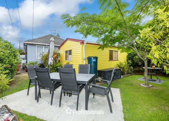  at 2/18 Seddon Street, Wallaceville, Upper Hutt