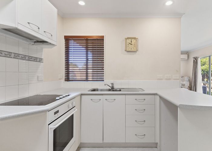  at 2/16 Montilla Place, Manurewa, Auckland
