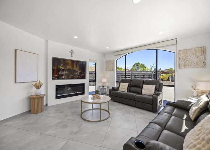  at 16 Norm Pellow Drive, Manurewa, Manukau City, Auckland