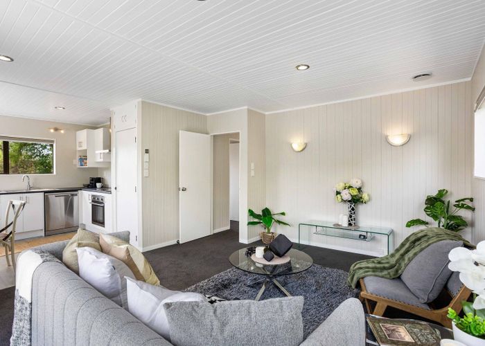  at 2/30 FORDHAM ST, Beach Haven, Auckland