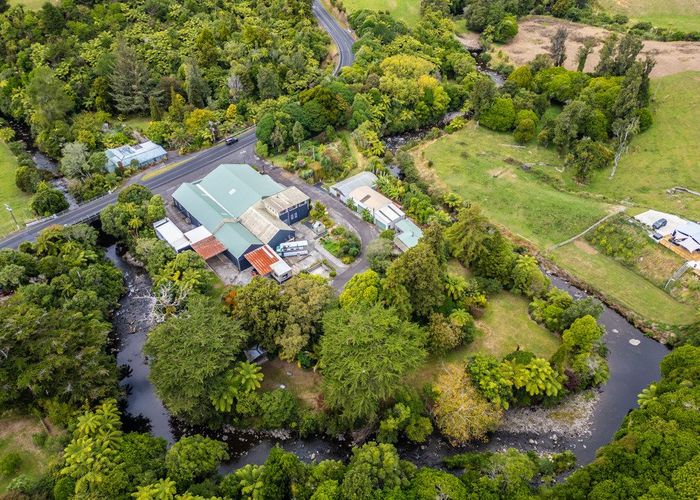  at 1729 South Road, Oakura, New Plymouth, Taranaki