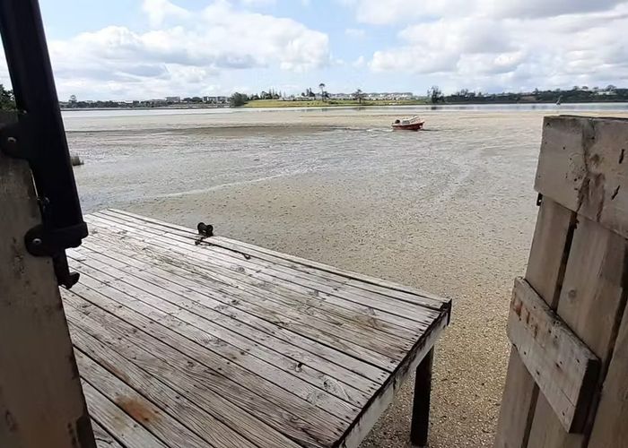  at 19 Ferry Parade, Herald Island, Waitakere City, Auckland