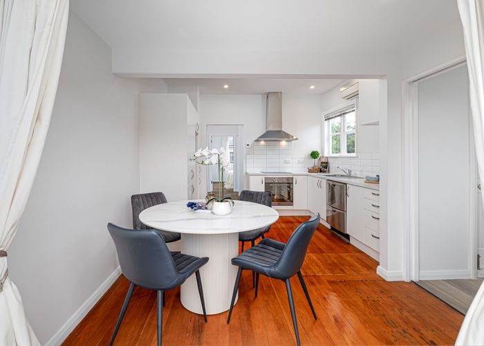  at 1/58 Wilsons Road South, Saint Martins, Christchurch