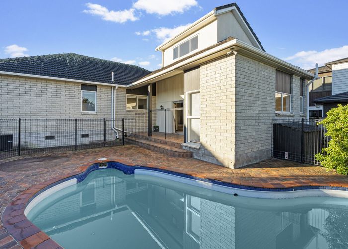  at 15 Weston Avenue, Papatoetoe, Manukau City, Auckland