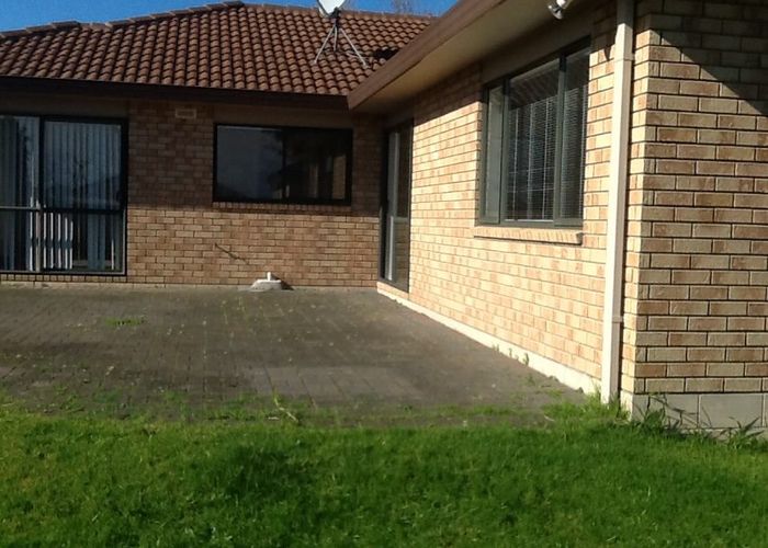  at 17 Newinn Crescent, East Tamaki Heights, Auckland