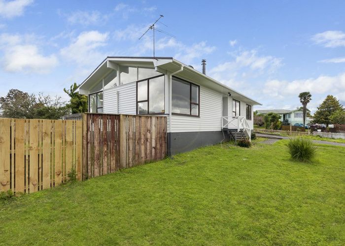  at 25 Carter Place, Manurewa, Auckland
